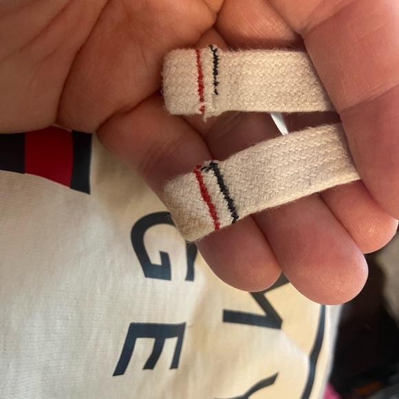 Men’s size medium Tommy Hilfiger hoodie grey. That’s our age that’s a p6 - Picture 5 of 8